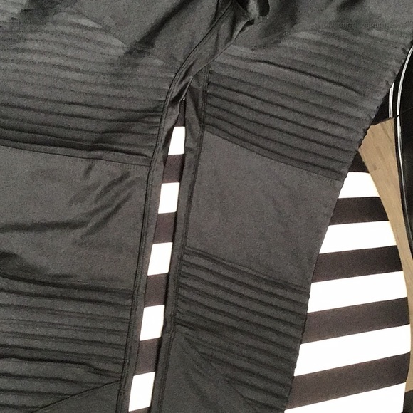 Leggings With Pattern. - Picture 2 of 7